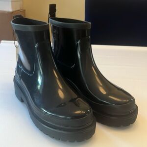 NWT Chooka Boots Black.